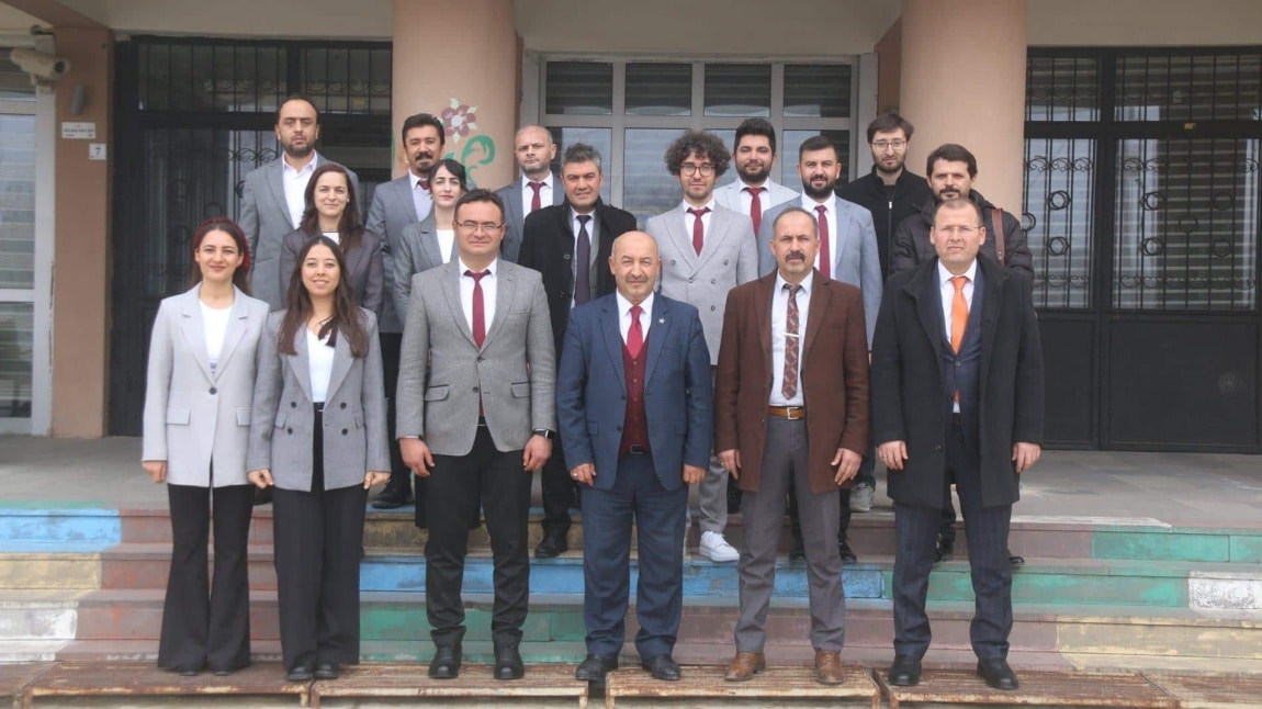 İL MİLLİ EĞİTİM MÜDÜRÜMÜZ SAYIN HASAN BAŞYİĞİT OKULUMUZU ZİYARET ETTİLER.